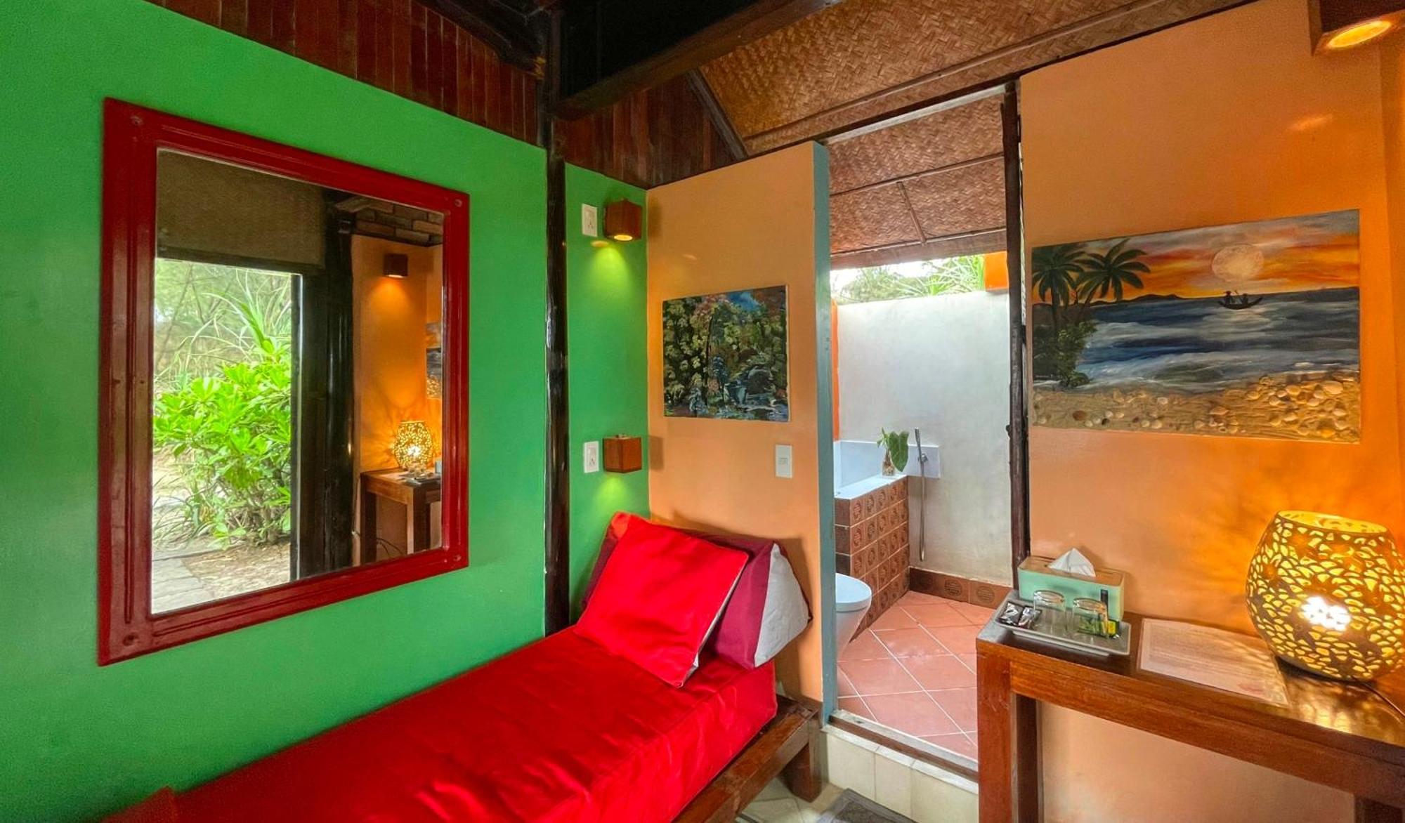 Villa Louise Hue Beach Boutique Hotel Szoba fotó